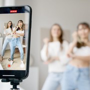 Trending di TikTok, Ini 4 Zodiak Penyanyi Perempuan yang Lagunya Viral