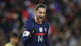 Berpeluang Rekrut Rabiot, MU Menabung Masalah