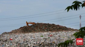 FOTO: TPA Sampah Cipayung Depok yang Makin Menggunung