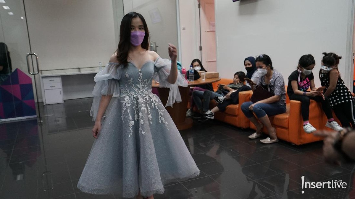 Para peserta IMB 2021 sangat kompak saat berada di balik layar dan belakang panggung&period; Yuk lihat potretnya&excl;