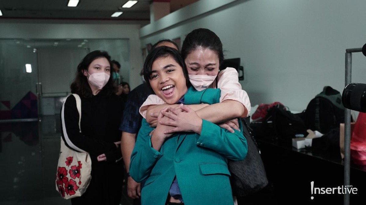 Para peserta IMB 2021 sangat kompak saat berada di balik layar dan belakang panggung&period; Yuk lihat potretnya&excl;