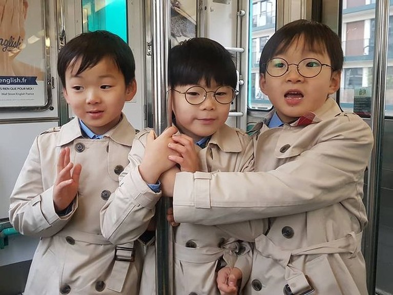 8 Potret Terbaru Si Kembar Tiga 'Return of Superman' yang Kini Makin Lucu & Gemas Potret Terbaru Si Kembar Tiga 'Return of Superman' yang Kini Makin Lucu & Gemas