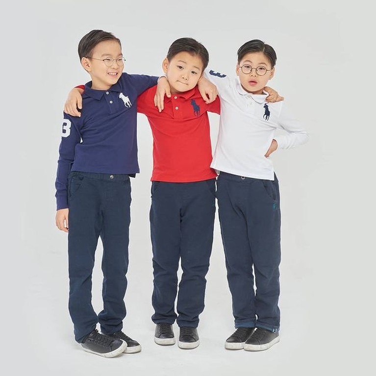 8 Potret Terbaru Si Kembar Tiga 'Return of Superman' yang Kini Makin Lucu & Gemas Potret Terbaru Si Kembar Tiga 'Return of Superman' yang Kini Makin Lucu & Gemas