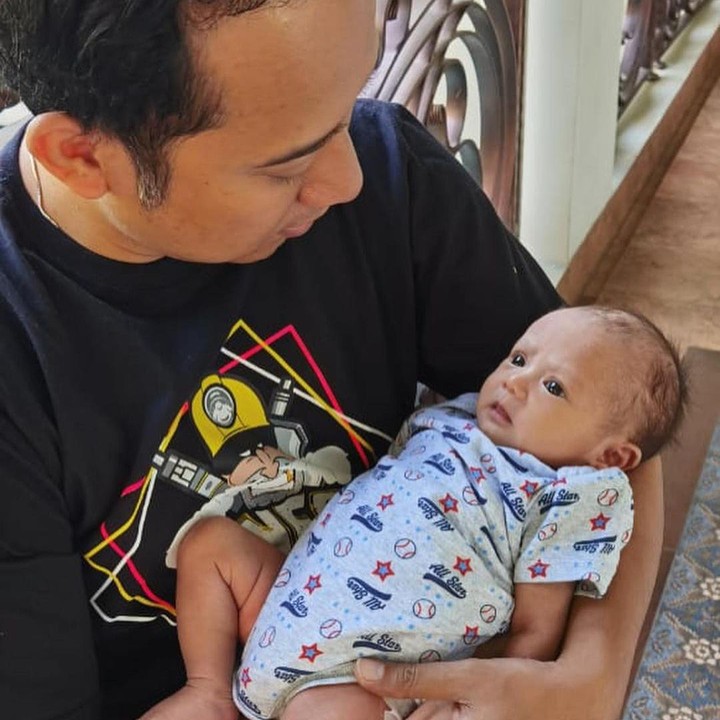 <p>Kehadiran Fazeela Meshwa Athari atau dipanggil Meshwa menjadi kado terindah bagi Denny dan Shanty, Bunda. (Foto: Instagram @fazeelameshwa.athari)</p>