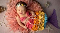 <p>Sesuai dengan namanya, banyak netizen setuju kalau anak ketiga Denny ini memang imut dan cantik. Senyumnya pun terlihat sangat <em>cute</em>. (Foto: Instagram @fazeelameshwa.athari)</p>