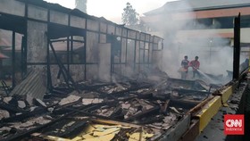 Eks Kantor Gubernur Irian Barat di Tidore Kebakaran