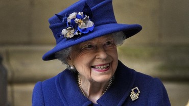 img-title Punggung Terkilir, Ratu Elizabeth Batal Hadiri Kebaktian Minggu