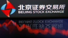 Bursa Saham di China Ditutup Flat, Tertolong Sinyal dari Trump