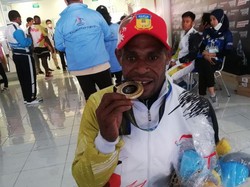Kisah Dapiel Bayage Cleaning Service Pemecah Rekor Lompat Tinggi Peparnas