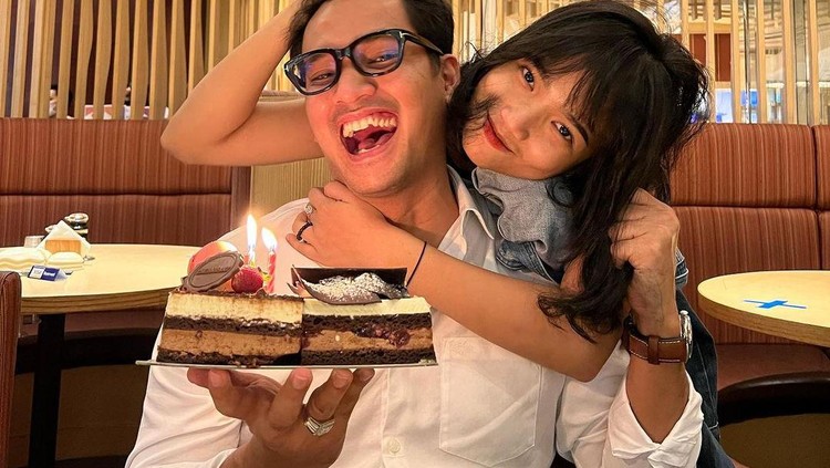 Fuji adik Febri Andriansyah Momen Fuji Rayakan Ultah Bareng Mendiang Vanessa Angel dan Febri Andriansyah