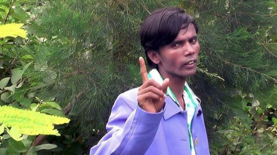 Hero Alom, artis paling terkenal di Bangladesh.