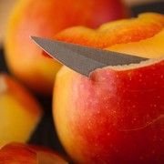 Jangan Dibuang! Ini 4 Manfaat Kulit Apel untuk Wajah, Bisa Cegah Jerawat Lho