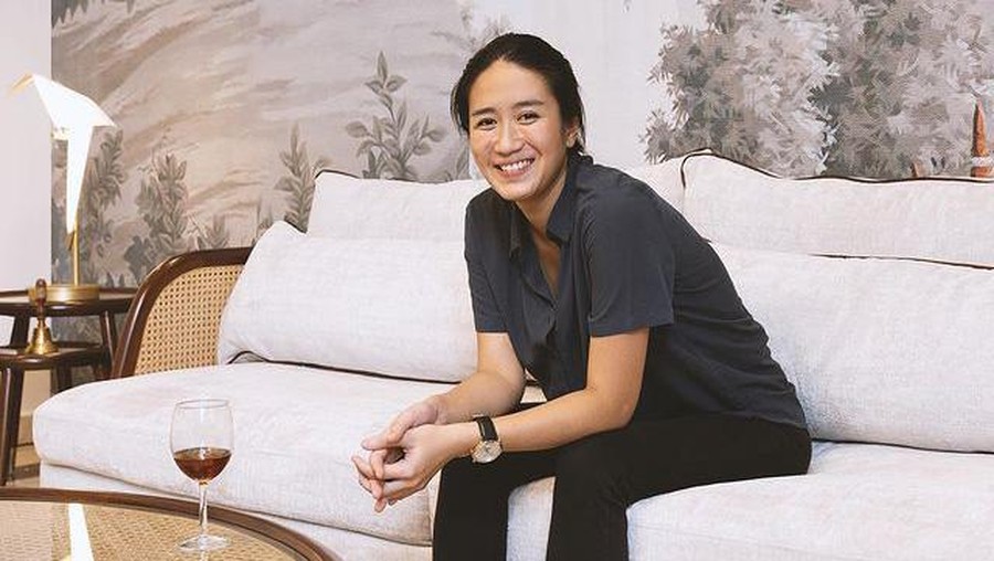 Chef Renatta sering berpenampilan simple ala boyish yang sangat kece. Yuk kita intip potret OOTD nya!