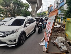 detikcom Do Your Magic: Galian Belum Selesai, Macet di Tendean Makin Parah