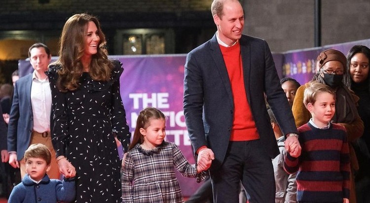 KEPUTUSAN HOME SCHOOLING DAN MENGGUNAKAN JASA BABY SITTER UNTUK MENGASUH ANAK. Sama seperti Bunda pada umumnya, Kate Middleton mengaku jika kerap mengalami berbagai kesulitan saat mengasuh anak, terutama kala pandemi COVID-19.