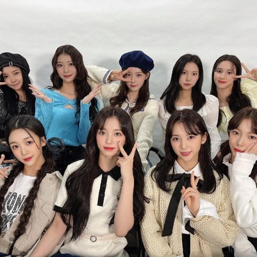 Kep1er Umumkan Nama Fandom dan Warna Resmi