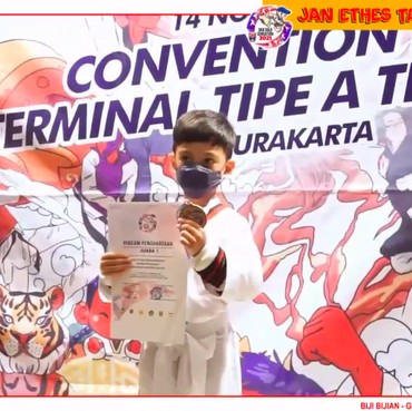 Keren! Jan Ethes Cucu Jokowi Juara Satu Taekwondo