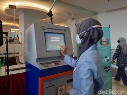 Mahasiswa PENS Bikin Inovasi Mesin Kesehatan Seperti ATM
