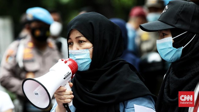 UNHCR menanggapi protes ekstrem para pengungsi Indonesia mulai dari bakar diri hingga jahit mulut saat menanti kepastian ditempatkan di negara ketiga.