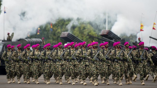 Panglima TNI Jenderal Andika Perkasa mengatakan rencana menjadikan komandan marinir dijabat jenderal bintang tiga masih menunggu keputusan presiden.
