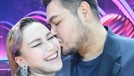 Ayu Ting Ting dan Ivan Gunawan baru-baru ini semakin mengumbar kemesraan di depan publik&period; Yuk intip potret mesra mereka&excl;