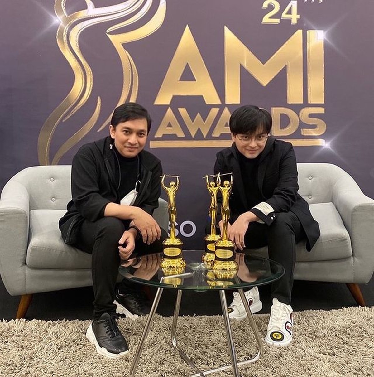 Potret Penampilan Para Artis Saat Hadiri AMI Awards