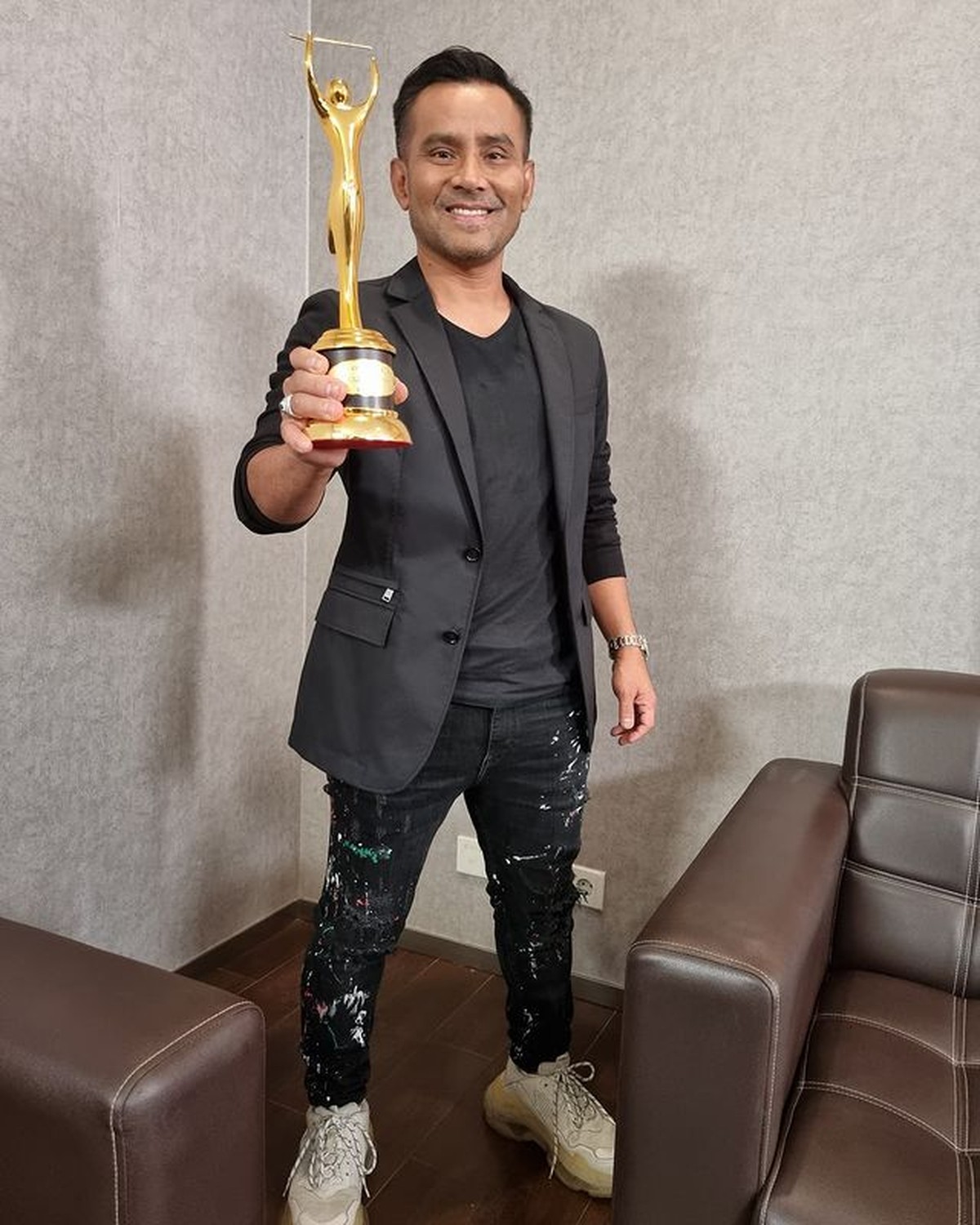 Potret Penampilan Para Artis Saat Hadiri AMI Awards