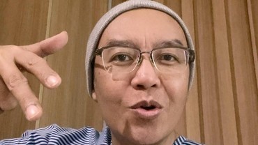 img-title Jalani Kemoterapi Tengah Malam, Ari Lasso Ucap Syukur pada Tuhan