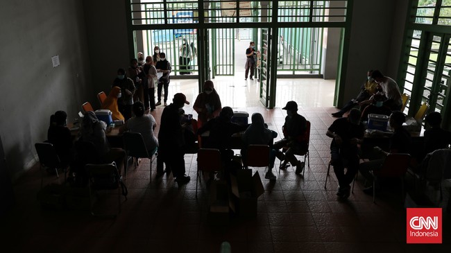 CNNIndonesia merangkum peristiwa dan informasi perihal perkembangan kasus covid di Indonesia dalam 24 jam terakhir, diantaranya soal rencana vaksin anak di DKI.