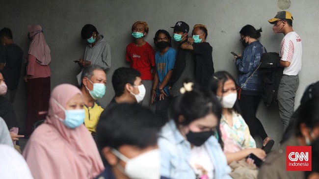 Ahli menyebut 5 faktor yang bikin kasus Covid-19 di Indonesia melandai dalam tiga bulan terakhir.