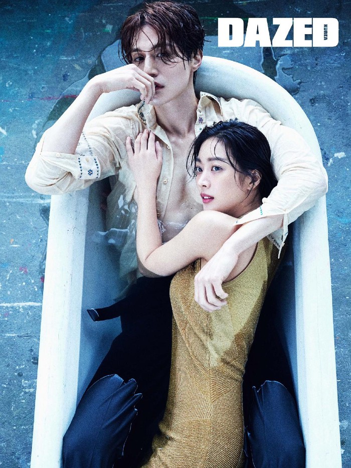 Pada tahun 2020 lalu, pasangan Lee Dong Wook dan Jo Bo Ah tampil dalam pemotretan untuk majalah DAZED Korea. Keduanya menuai banyak pujian berkat chemistry mereka ketika pemotretan, sekaligus dalam drama yang mereka perankan, yaitu Tale of The Nine Tailed!/ Foto: Courtesy of DAZED Korea