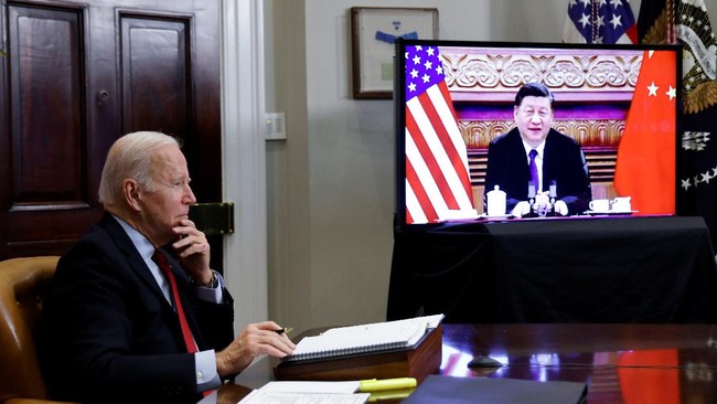Presiden China, Xi Jinping, memperingatkan Presiden Amerika Serikat Joe Biden untuk tak 'bermain api' soal Taiwan, Kamis (28/7).