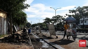 FOTO: Revitalisasi Trotoar Margonda
