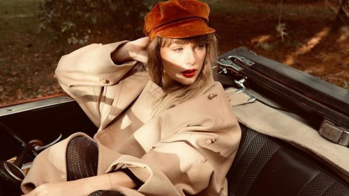 Penyanyi Senior AS Ini Terpincut Lagu All Too Well, Minta Jake Kembalikan Syal Taylor Swift