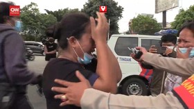 VIDEO: Ibu Menangis Anaknya Terjaring Operasi Zebra