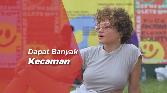 Heboh Aksi Sophia Brass Against Kencingi Penonton di Atas Panggung