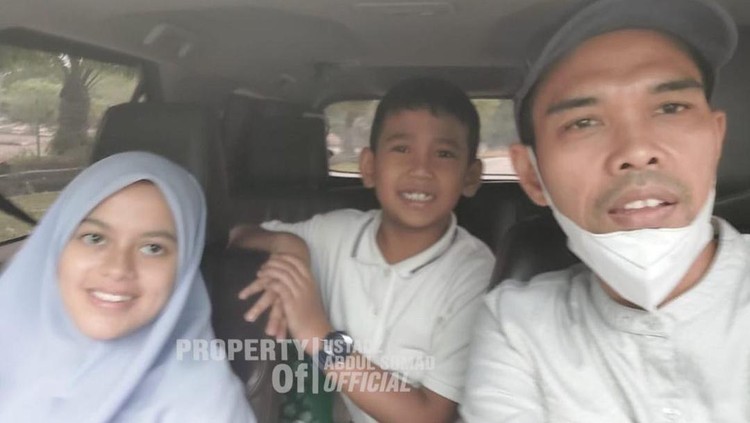 UAS bersama istri dan buah hati