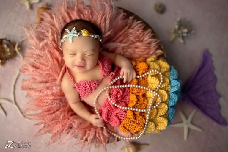 7 Gaya Lucu Baby Meshwa Anak Ketiga Denny Cagur Fazeela Meshwa Athari atau baby Meshwa anak ketiga Denny Cagur dan Shanty melakukan sesi pemotretan perdananya. Yuk intip!