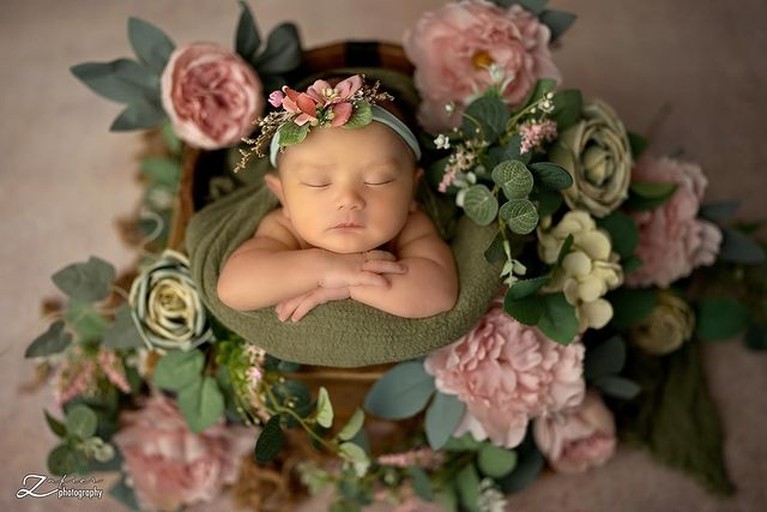 7 Gaya Lucu Baby Meshwa Anak Ketiga Denny Cagur Fazeela Meshwa Athari atau baby Meshwa anak ketiga Denny Cagur dan Shanty melakukan sesi pemotretan perdananya. Yuk intip!