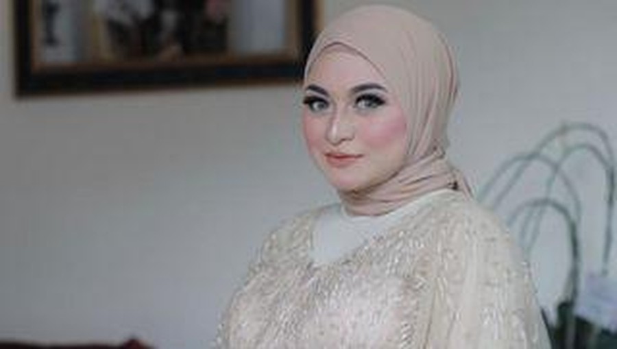 Ulang tahun Sule bertepatan dengan wedding anniversary 1th nya dengan Nathalie Holscher. Yuk intip momen meriahnya!