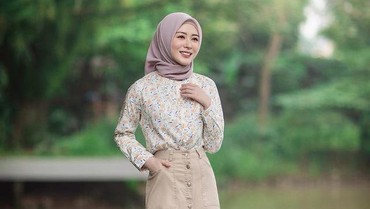 img-title Unggah Potret Tak Berhijab, Ayana Moon Beri Penjelasan