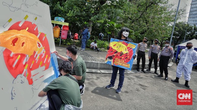 FOTO: Unjuk Rasa Tanpa Suara di Hari Kesehatan Nasional