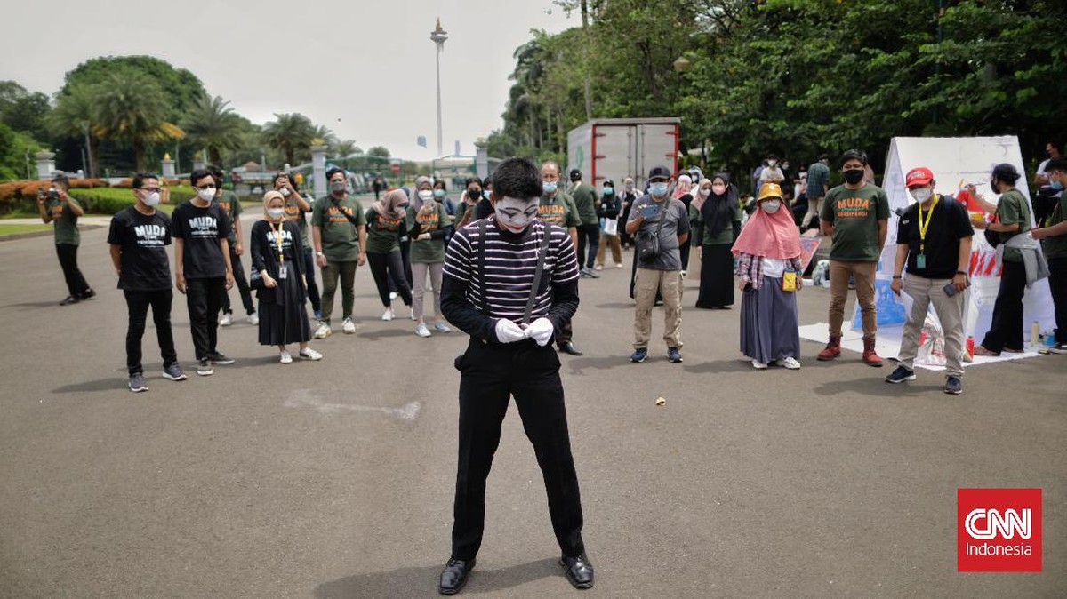 FOTO: Unjuk Rasa Tanpa Suara di Hari Kesehatan Nasional