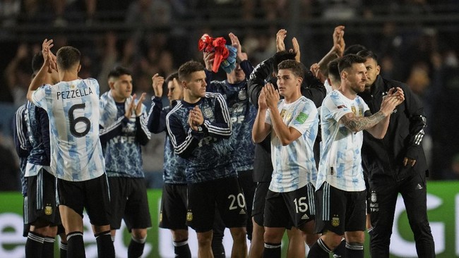 Argentina berhasil lolos ke Piala Dunia 2022 setelah Chile kalah dari Ekuador dengan skor 0-2 pada laga Rabu (17/11) pagi WIB.