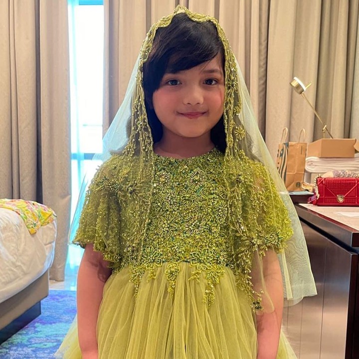 <p>Ashanty dan Anang Hermansyah memang menyekolahkan sang putri di sekolah khusus Islam, Bunda. (Foto: Instagram @queenarsy)</p>