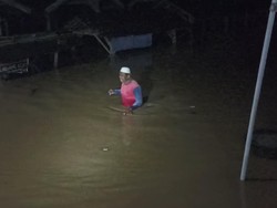 Banjir Landa 5 Kecamatan di Trenggalek, Pasar Ngrayung Terendam 1,5 Meter