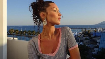 img-title Unggah Foto Nangis, Ini Pesan Bella Hadid soal Kesehatan Mental