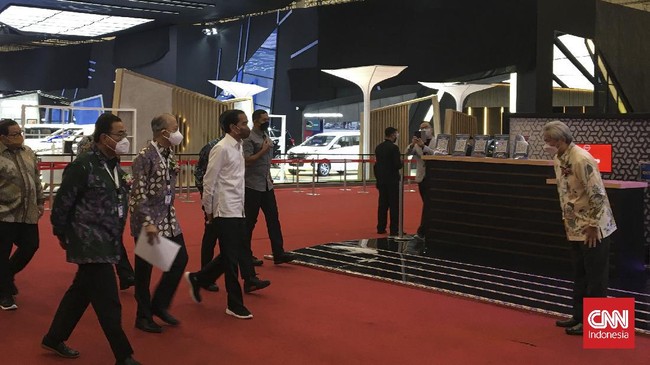 Presiden Joko Widodo (Jokowi) mengunjungi pameran otomotif GIIAS 2021, Rabu (17/11) pagi di ICE BSD City, Tangerang.