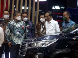 Jokowi Dorong Pembangunan Ekosistem Mobil Listrik, Toyota Langsung Menjawab