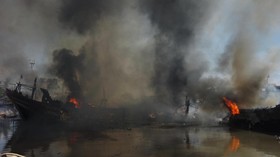 Kapal Motor Terbakar di Sunda Kelapa Jakarta Telah Dievakuasi